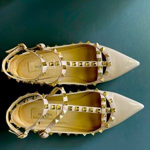 Valentino Garavani Rockstud Patent Leather Caged Flats in Poudre Size 36.5